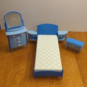 Vintage 1998- Barbie So Real So Now Family House Bedroom Playset- 3 Pieces